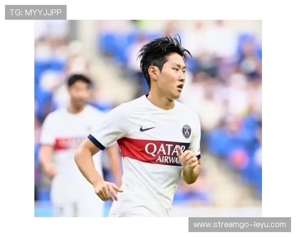 李刚仁成韩国偶像，女性球迷占65%！球衣销量与姆巴佩并驾齐驱